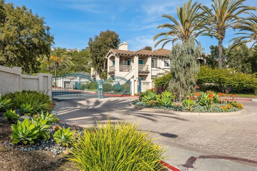 3432 Cameo Dr, Oceanside CA  92056-6338 exterior