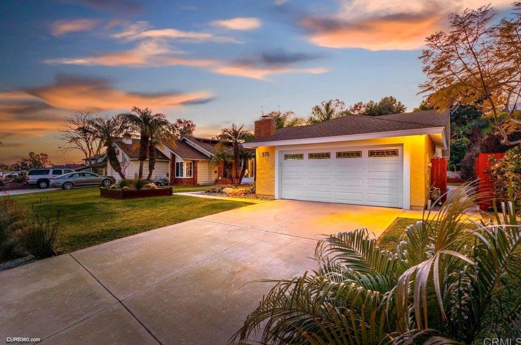375 Compass Rd, Oceanside CA  92054-4641 exterior