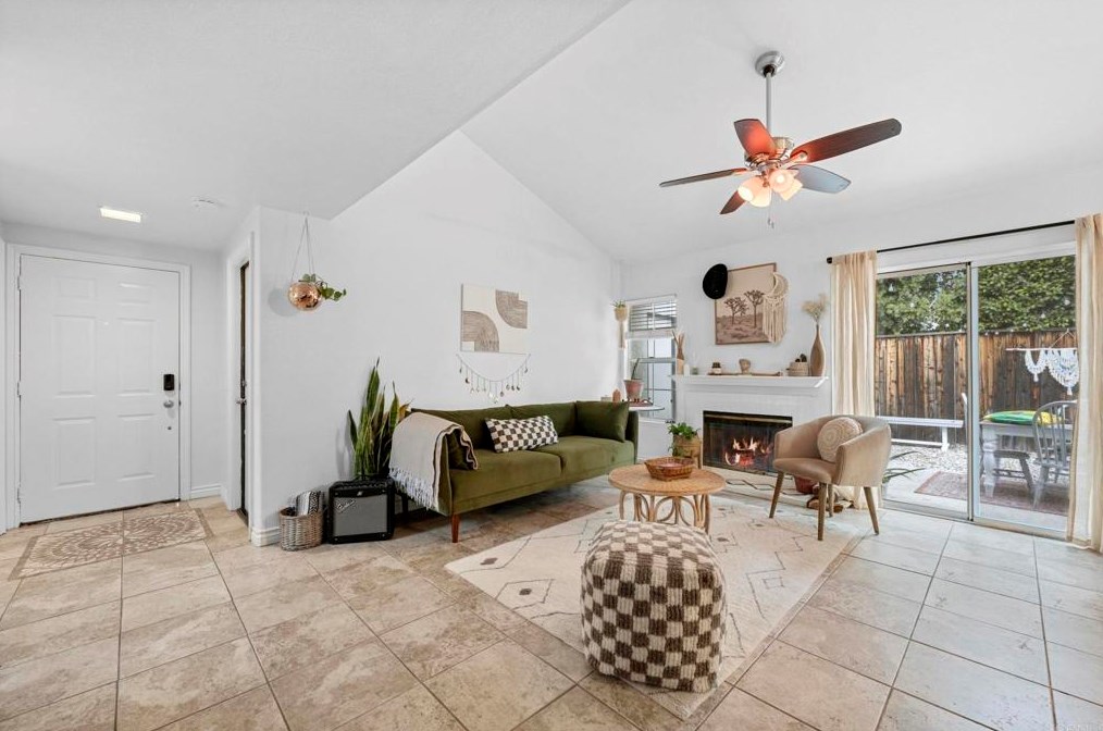 41918 Kaffirboom Ct, Temecula CA  92591-3816 exterior