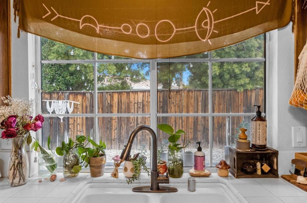 41918 Kaffirboom Ct, Temecula CA  92591-3816 exterior