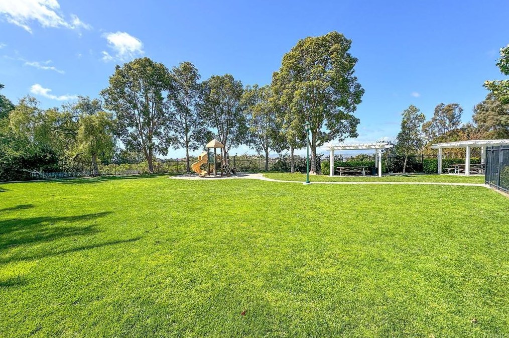 340 Belflora Way, Oceanside CA  92057-7634 exterior