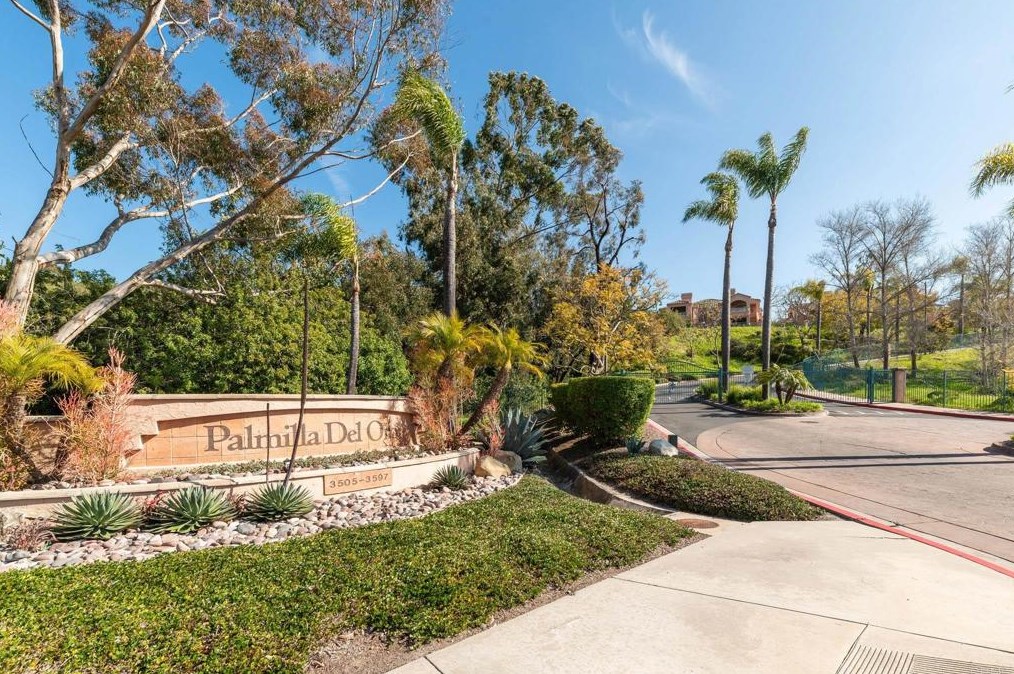 3541 Cameo Dr, Oceanside CA  92056-6358 exterior