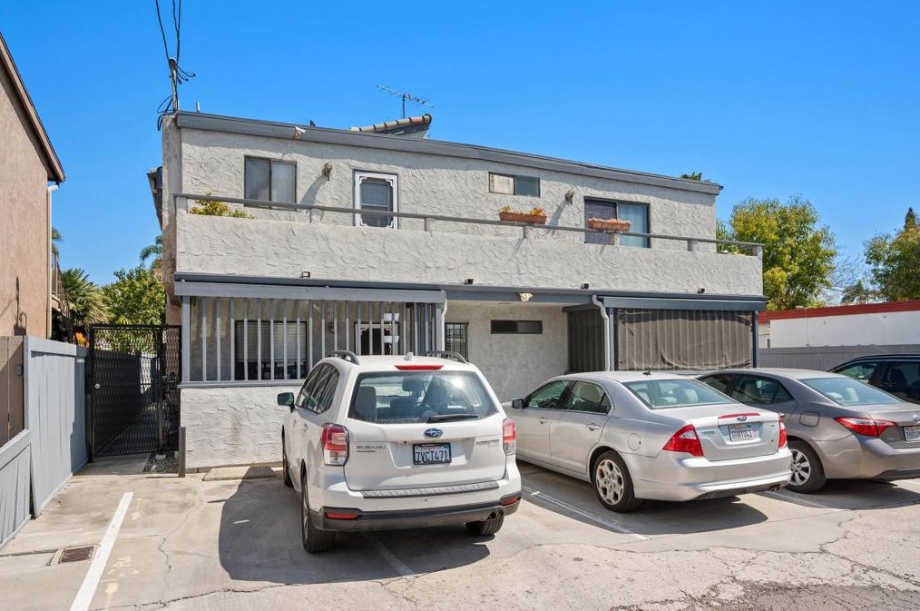 4654 Idaho St, San Diego CA  92116-3192 exterior