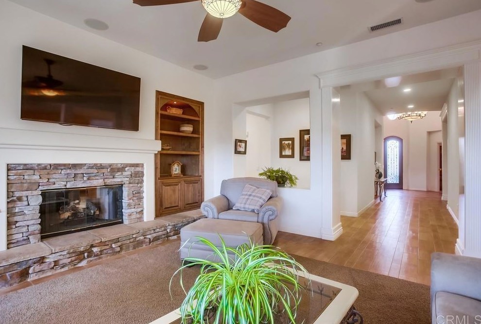 2187 Kirkcaldy Rd, Fallbrook CA  92028-5407 exterior