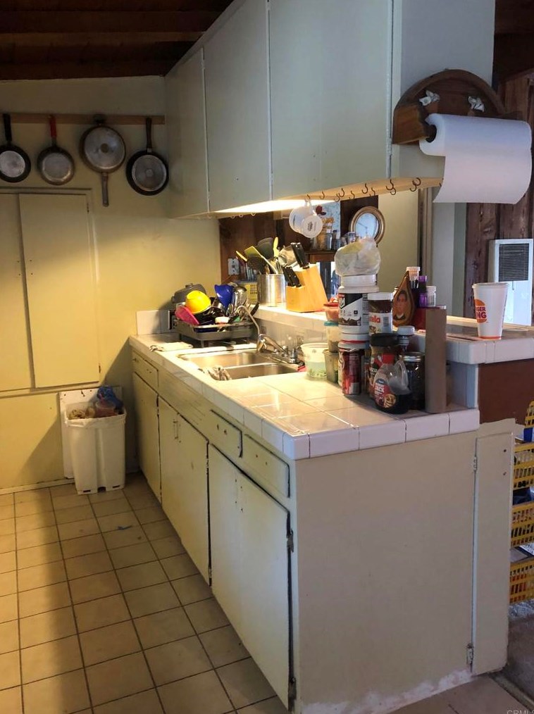 322 Eddie Dr, Vista CA  92083-5804 exterior