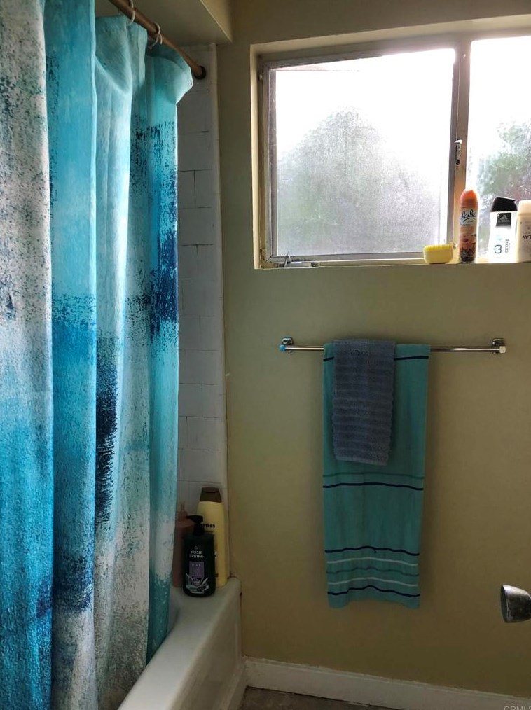 322 Eddie Dr, Vista CA  92083-5804 exterior