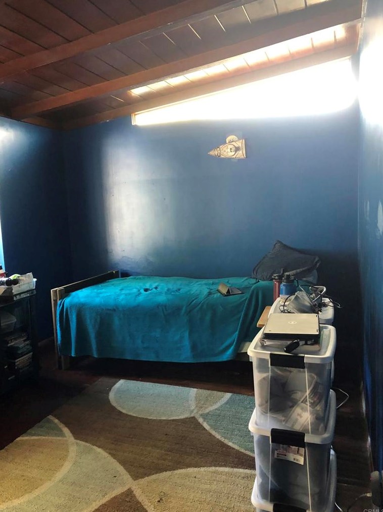 322 Eddie Dr, Vista CA  92083-5804 exterior