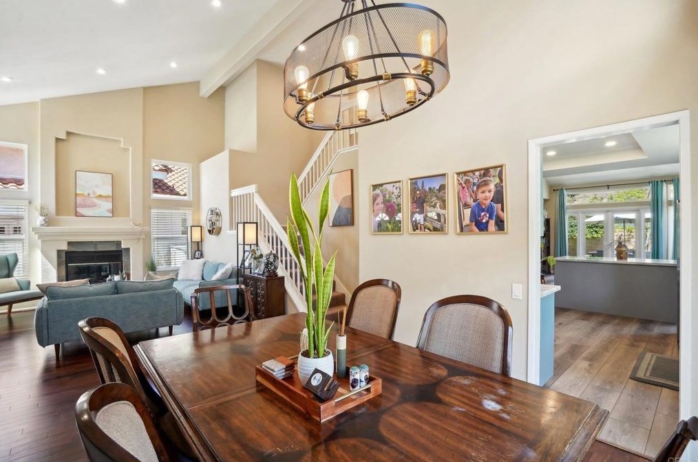 1154 Brioso Ct, Vista CA  92081-9092 exterior