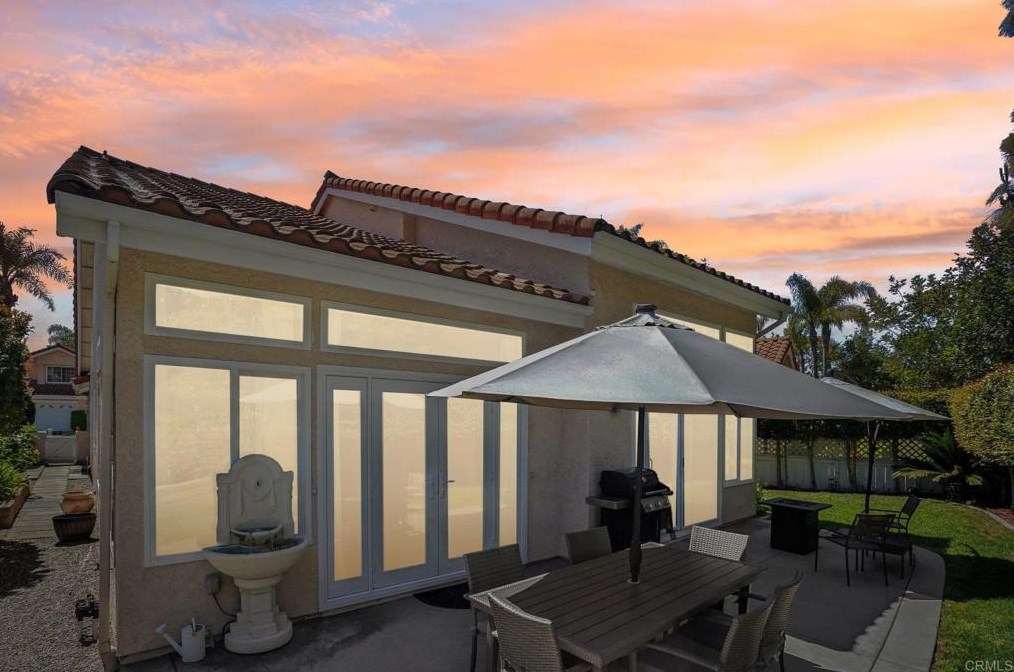 1154 Brioso Ct, Vista CA  92081-9092 exterior