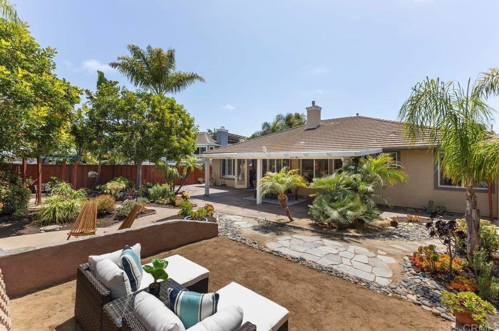 1804 Bayberry Dr, Oceanside CA  92054-5690 exterior