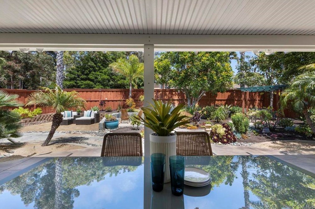 1804 Bayberry Dr, Oceanside CA  92054-5690 exterior