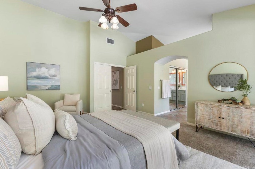 1804 Bayberry Dr, Oceanside CA  92054-5690 exterior