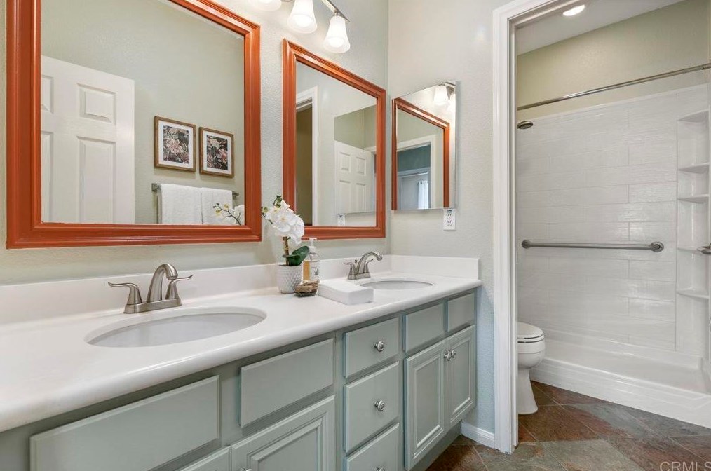 1804 Bayberry Dr, Oceanside CA  92054-5690 exterior