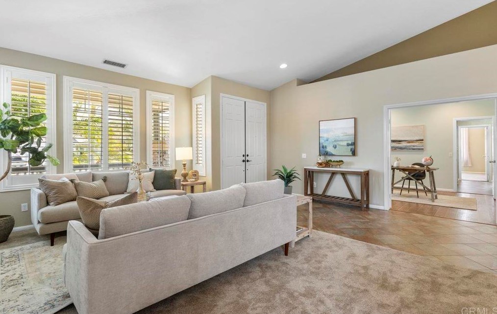 1804 Bayberry Dr, Oceanside CA  92054-5691 exterior