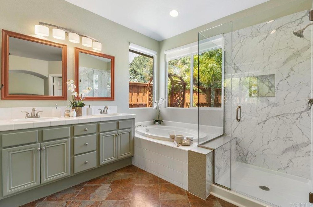 1804 Bayberry Dr, Oceanside CA  92054-5690 exterior