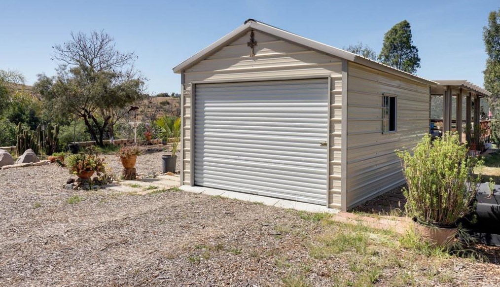 40337 Gavilan Mountain Rd, Fallbrook CA 92028-8965 exterior