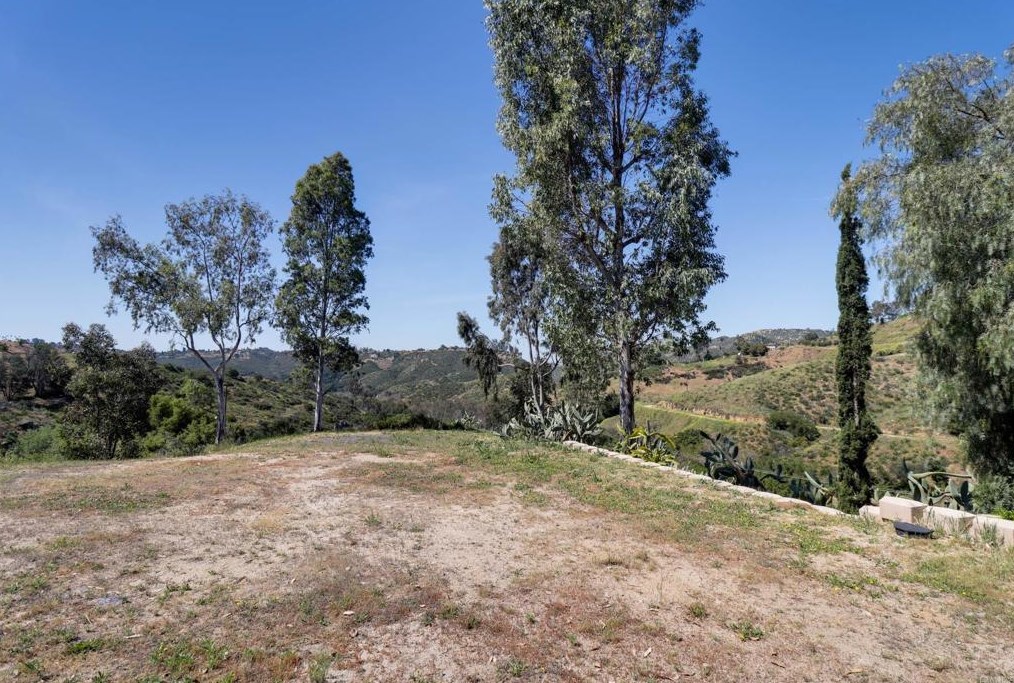 40337 Gavilan Mountain Rd, Fallbrook CA 92028-8965 exterior