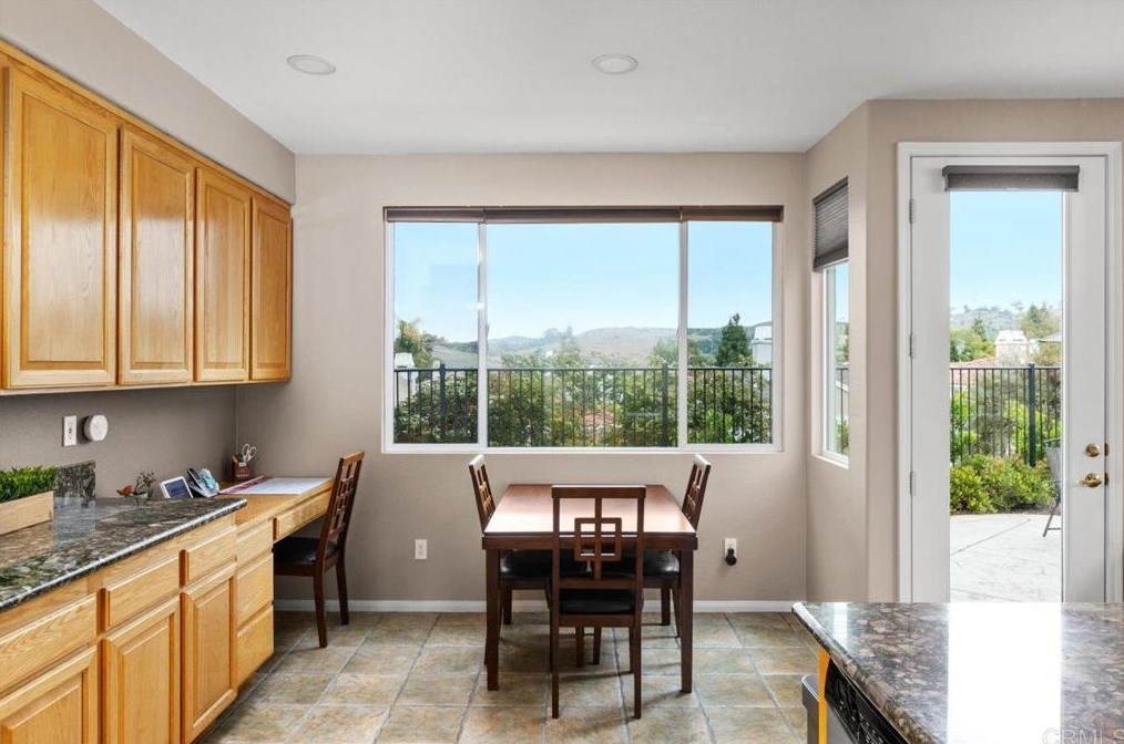 5544 Foxtail Loop, Carlsbad CA  92010-7153 exterior