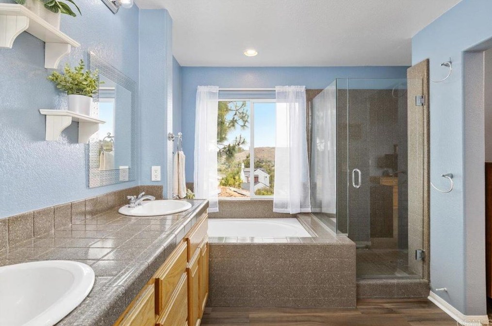 5544 Foxtail Loop, Carlsbad CA  92010-7153 exterior