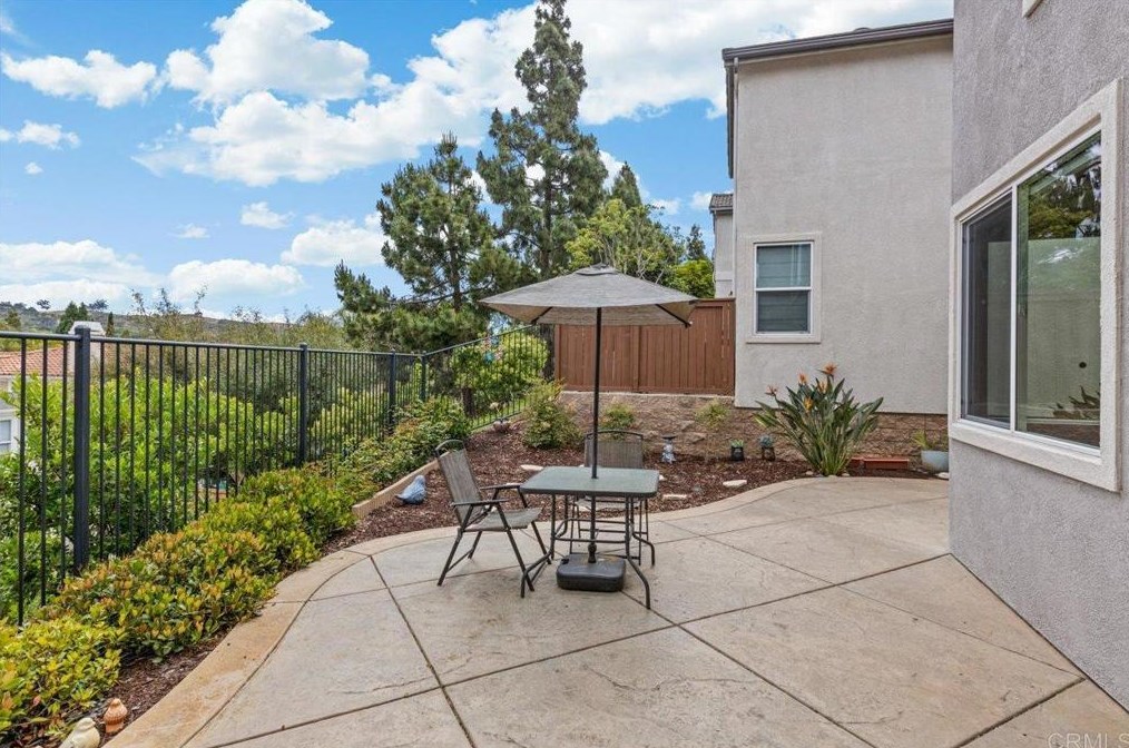 5544 Foxtail Loop, Carlsbad CA  92010-7153 exterior