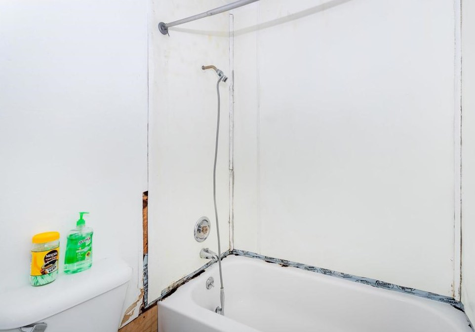 4927 Luna Dr, Oceanside CA  92057-4331 exterior