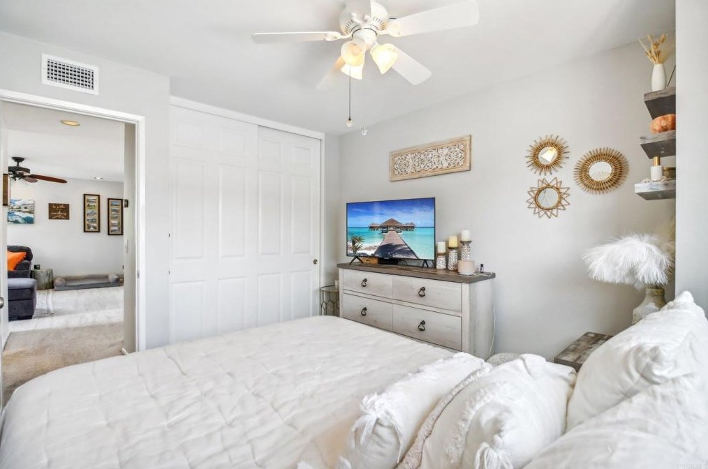 2014 Redwood Crst, Vista CA  92081-7337 exterior