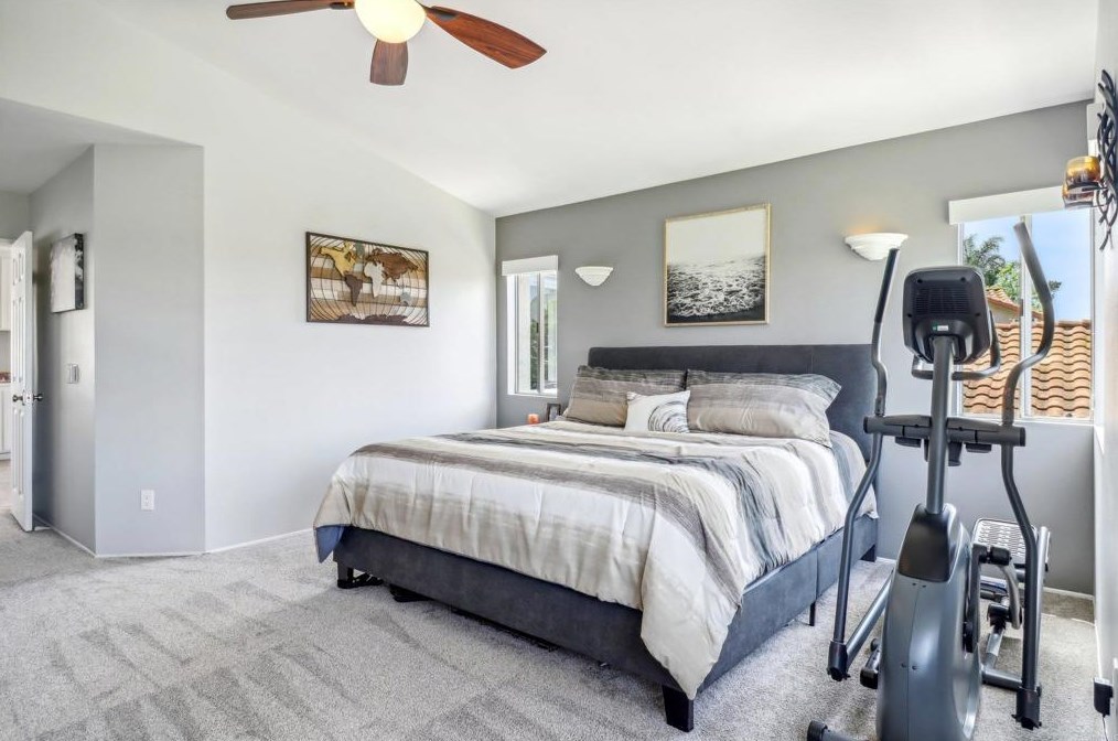 2014 Redwood Crst, Vista CA  92081-7337 exterior