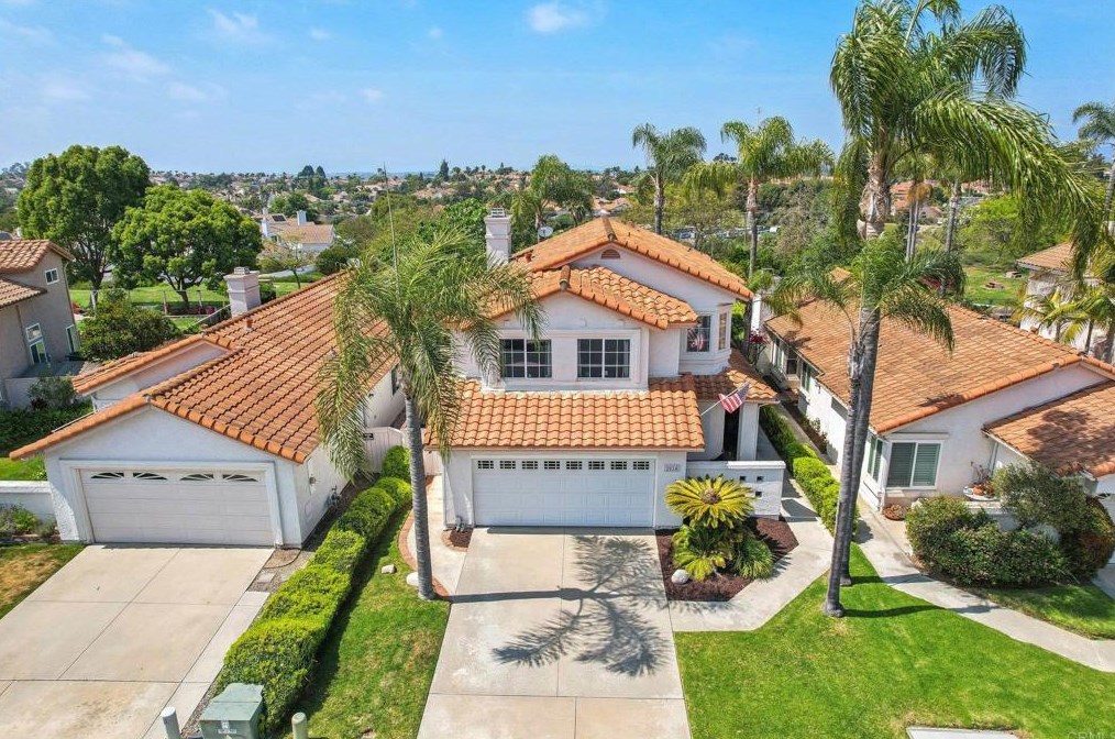 2014 Redwood Crst, Vista CA  92081-7337 exterior