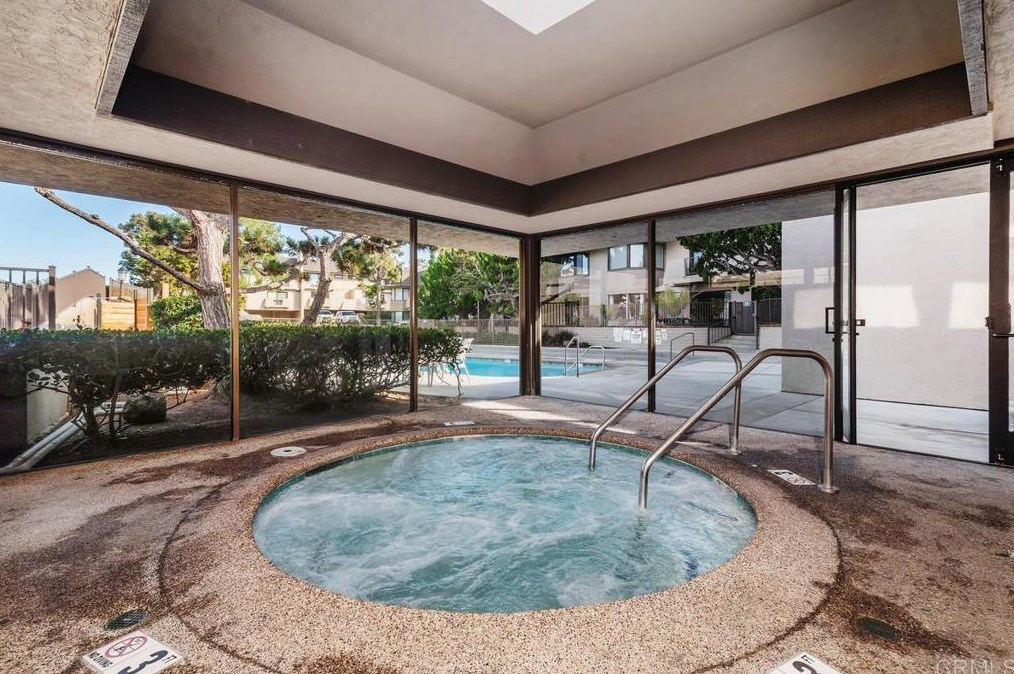 746 Sierra Ave, Solana Beach CA  92075-2615 exterior