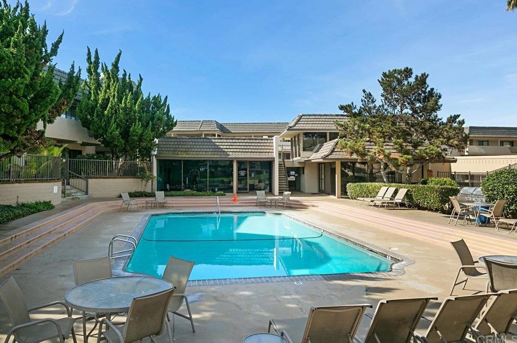 746 Sierra Ave, Solana Beach CA  92075-2615 exterior