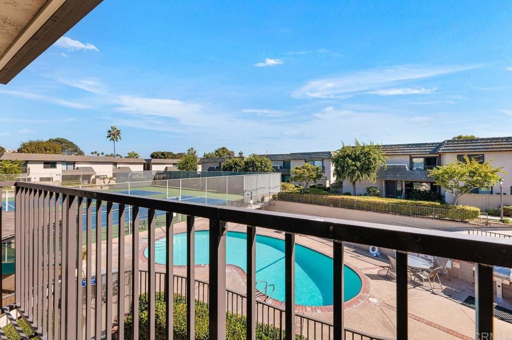 746 Sierra Ave, Solana Beach CA  92075-2615 exterior