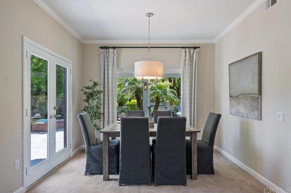 1963 White Birch Dr, Vista CA 92081-7317 exterior