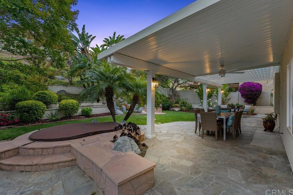 1963 White Birch Dr, Vista CA 92081-7317 exterior