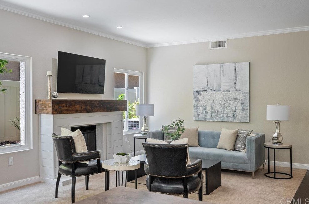 1963 White Birch Dr, Vista CA 92081-7317 exterior