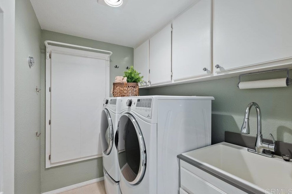 1963 White Birch Dr, Vista CA 92081-7317 exterior