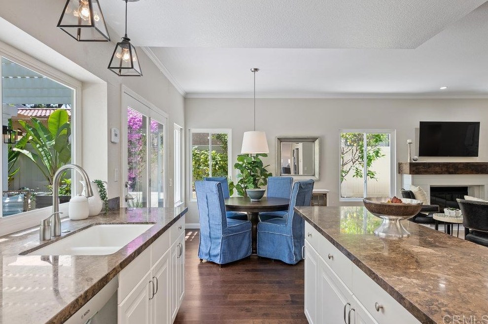 1963 White Birch Dr, Vista CA 92081-7317 exterior