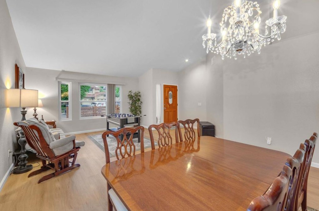 377 Apollo Dr, Vista CA  92084-4325 exterior