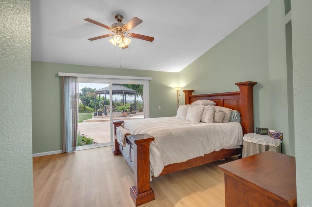 377 Apollo Dr, Vista CA  92084-4325 exterior