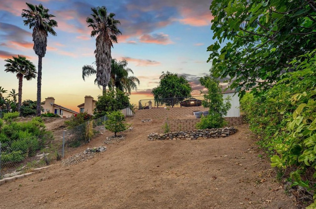 377 Apollo Dr, Vista CA  92084-4325 exterior