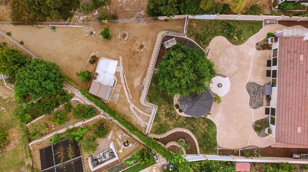 377 Apollo Dr, Vista CA  92084-4325 exterior