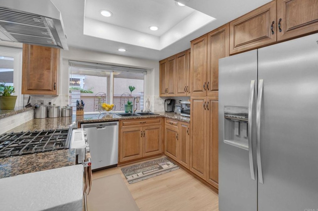 377 Apollo Dr, Vista CA  92084-4325 exterior