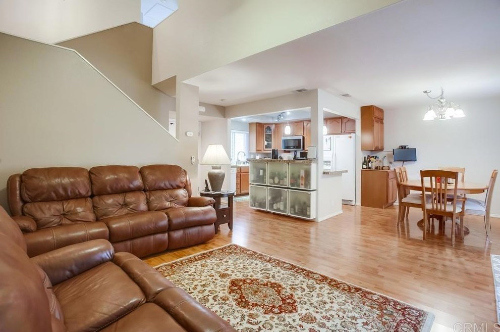 5663 Tumbleweed Way, Oceanside CA  92057-4833 exterior