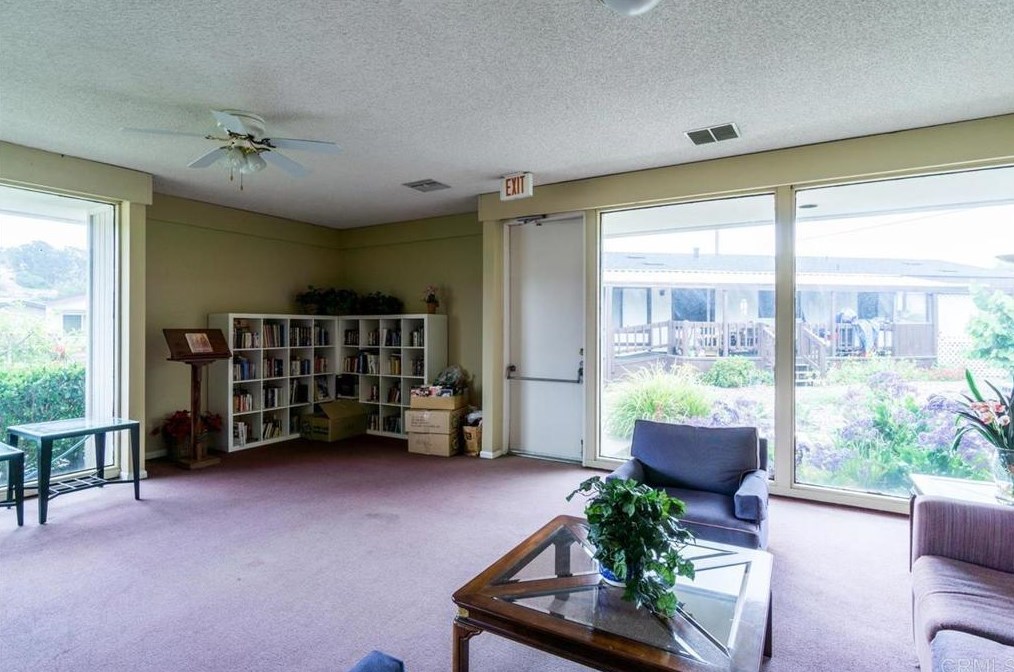 200 Emerald Dr, Vista CA  92081-4532 exterior