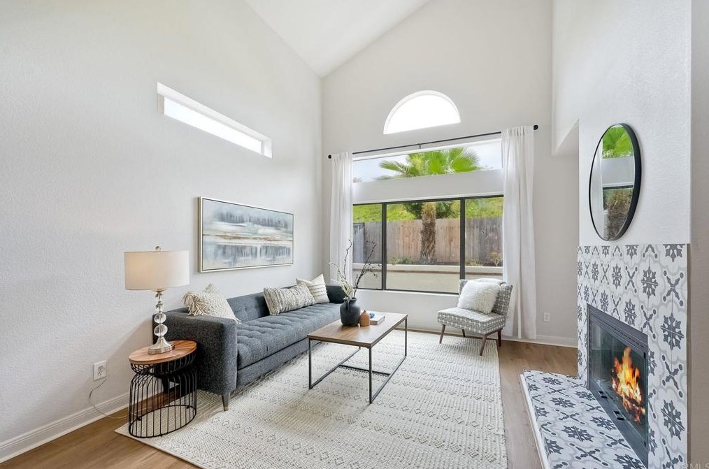 647 Paseo Rio, Vista CA  92081-6323 exterior