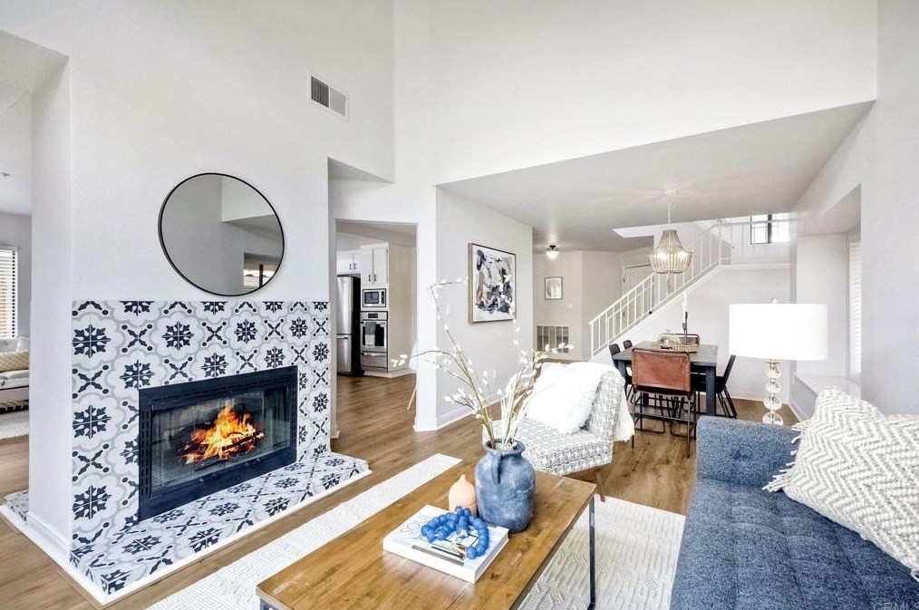 647 Paseo Rio, Vista CA  92081-6323 exterior