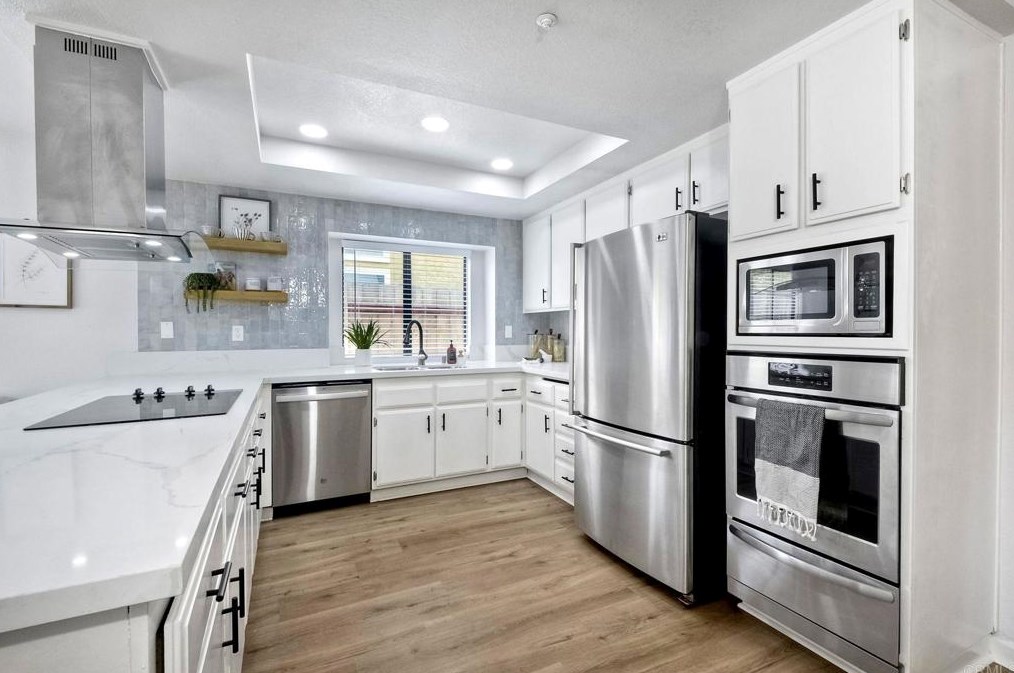 647 Paseo Rio, Vista CA  92081-6323 exterior