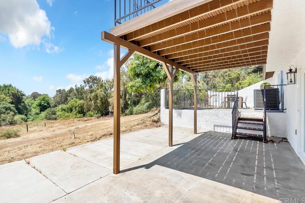 2748 Ramona Dr, Vista CA  92084-1635 exterior