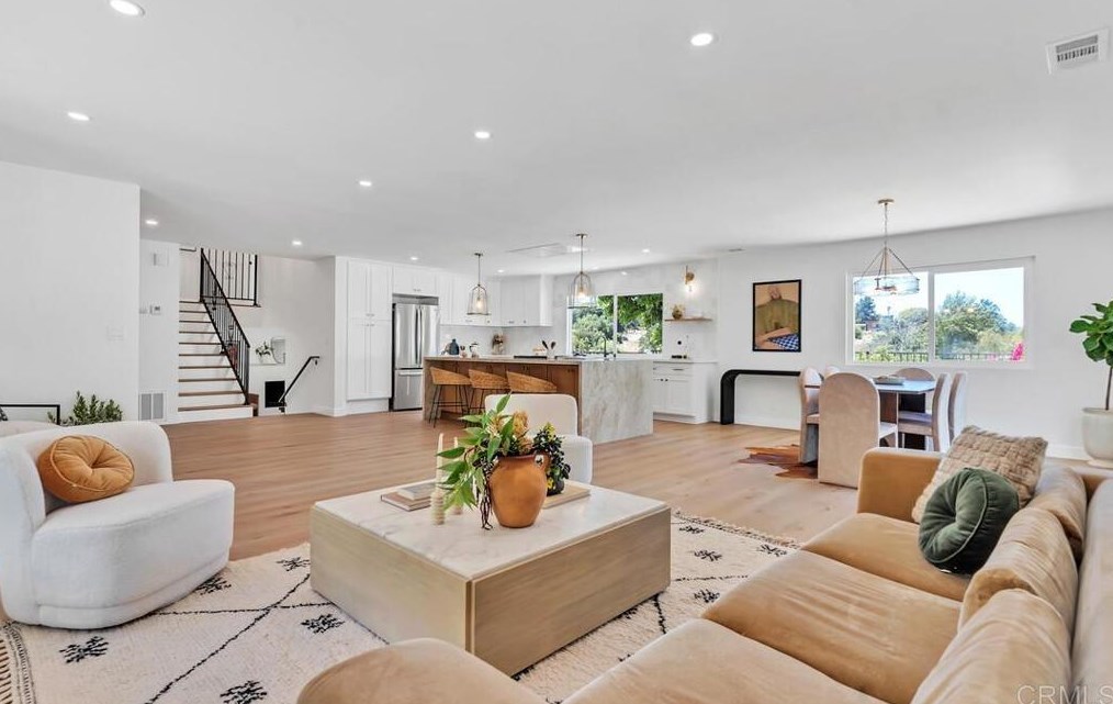 2748 Ramona Dr, Vista CA  92084-1635 exterior