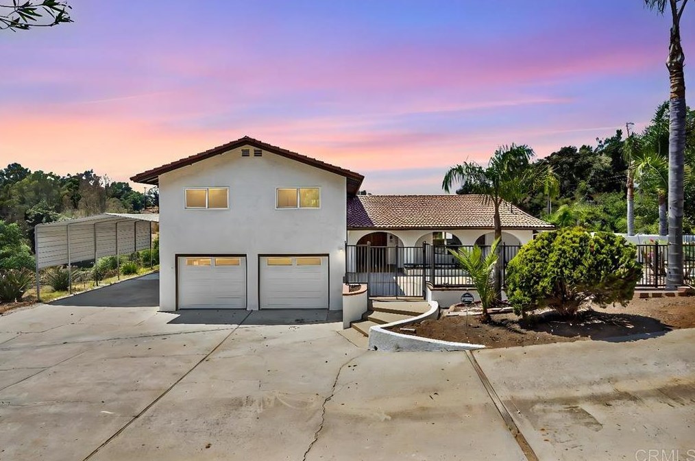 2748 Ramona Dr, Vista CA  92084-1635 exterior