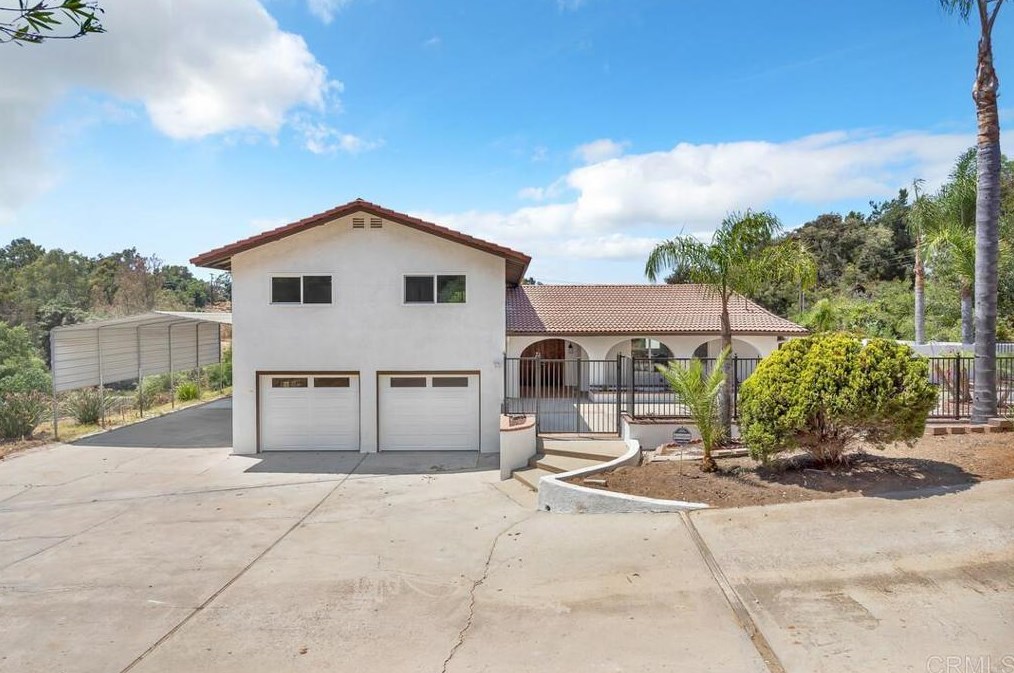 2748 Ramona Dr, Vista CA  92084-1635 exterior